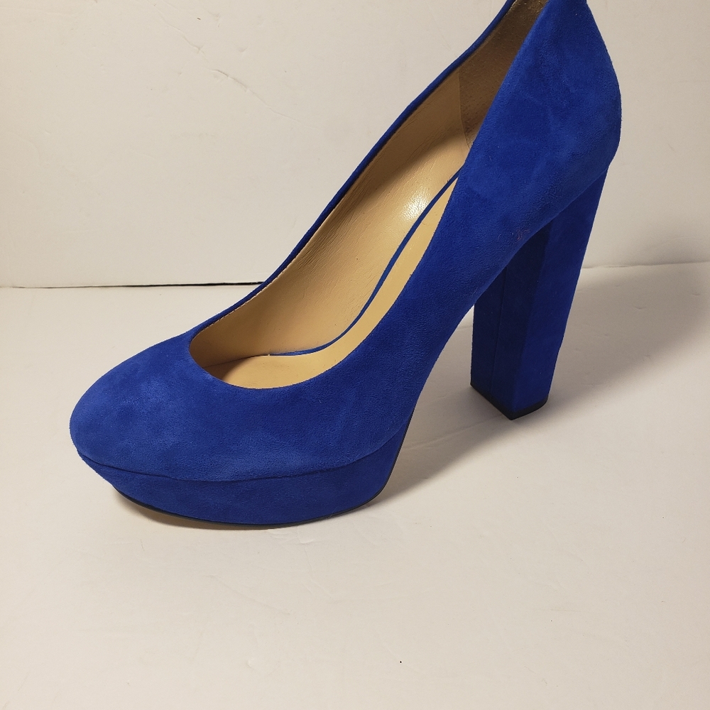 GUESS Platform Heels - Picture 5 of 9